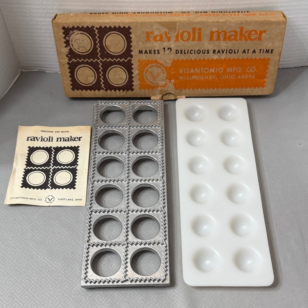 Vintage Vitantonio Ravioli Maker with Tray Cuts and Seals Recipe Book Box #512